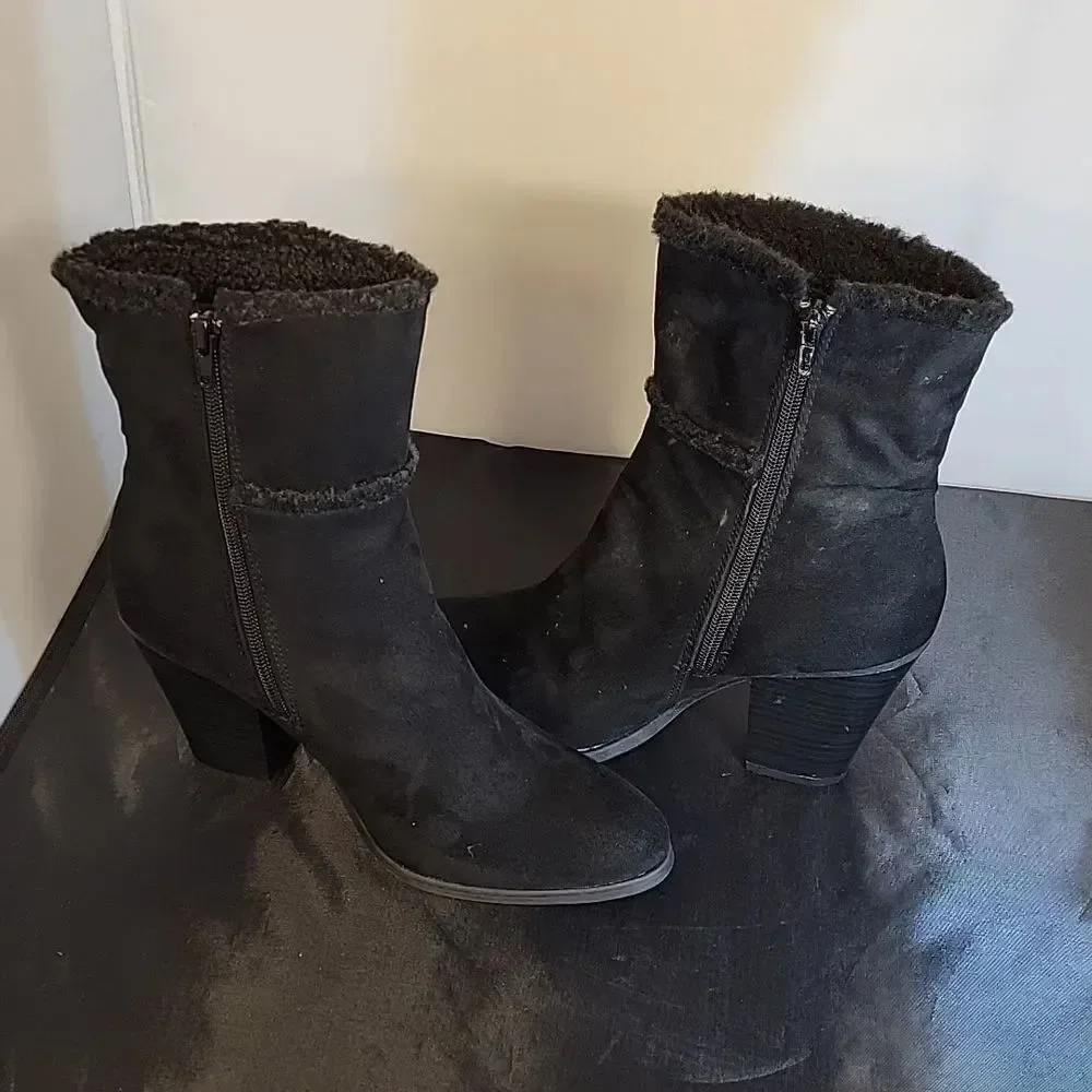 BRAND NEW SHOEDAZZLE NIKKIA ZIP CLOSURE SUEDE INSIDE FAUX FUR HIGH HEEL BOOT
